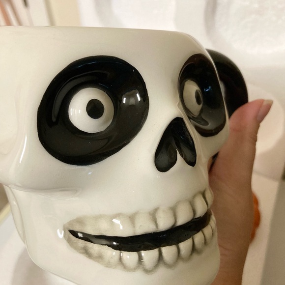 3 Halloween Mugs - Picture 2 of 4